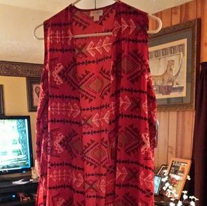 💥SALE💥LULAROE JOY, NWT, VERY PRETTY, MEDIUM